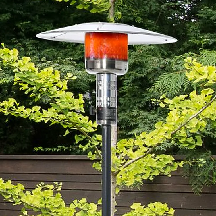 Wide overhead reflector on the patio heater